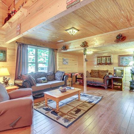 Just Fur Relaxin Sevierville Cabin With Hot Tub! Bagian luar foto