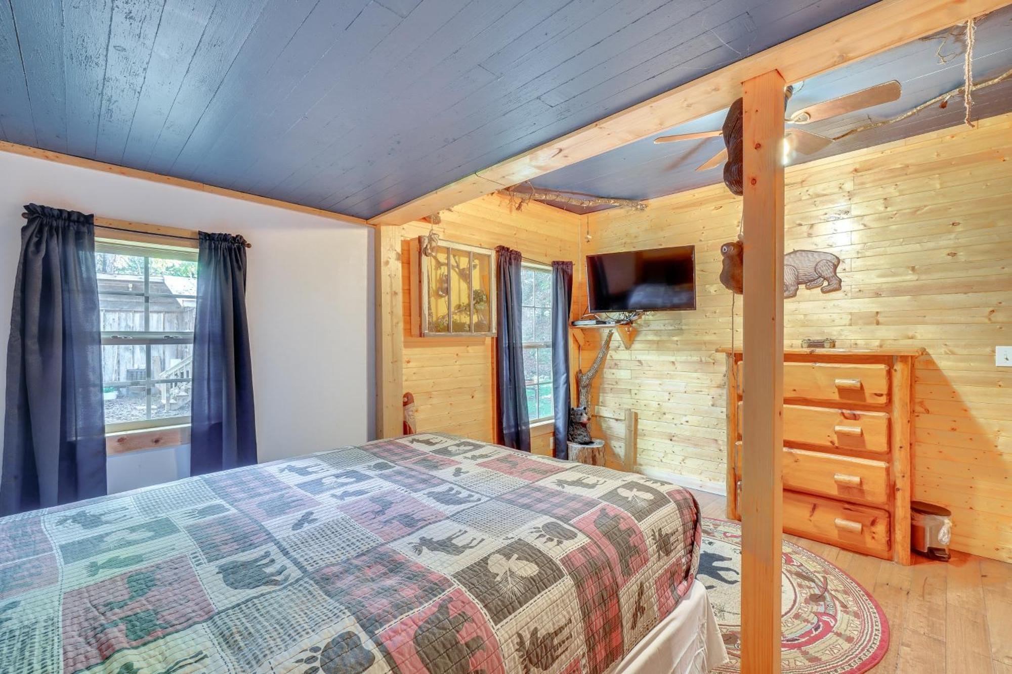 Just Fur Relaxin Sevierville Cabin With Hot Tub! Bagian luar foto