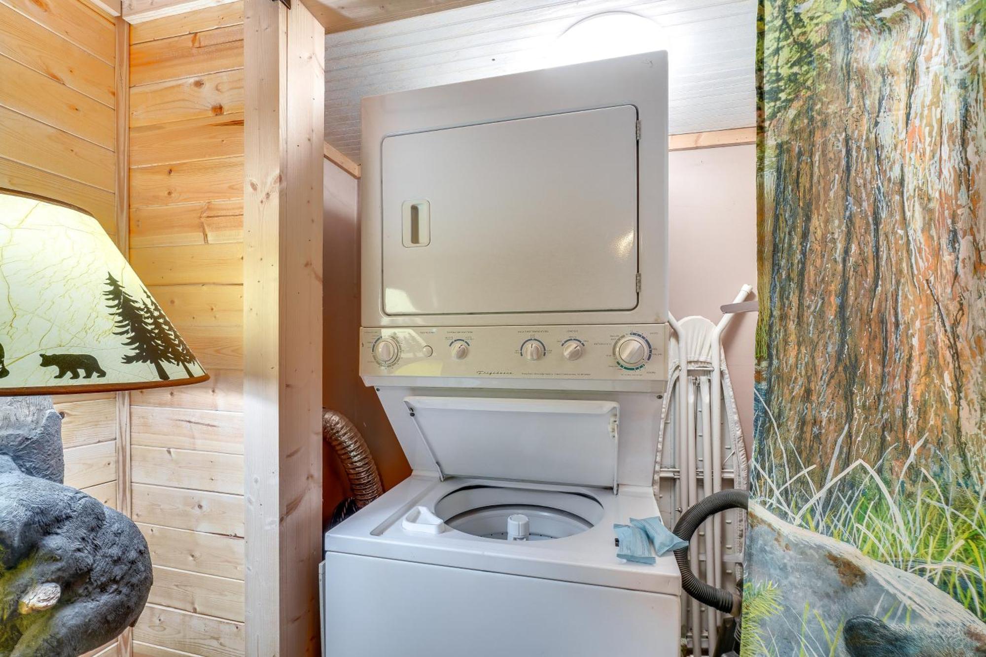 Just Fur Relaxin Sevierville Cabin With Hot Tub! Bagian luar foto