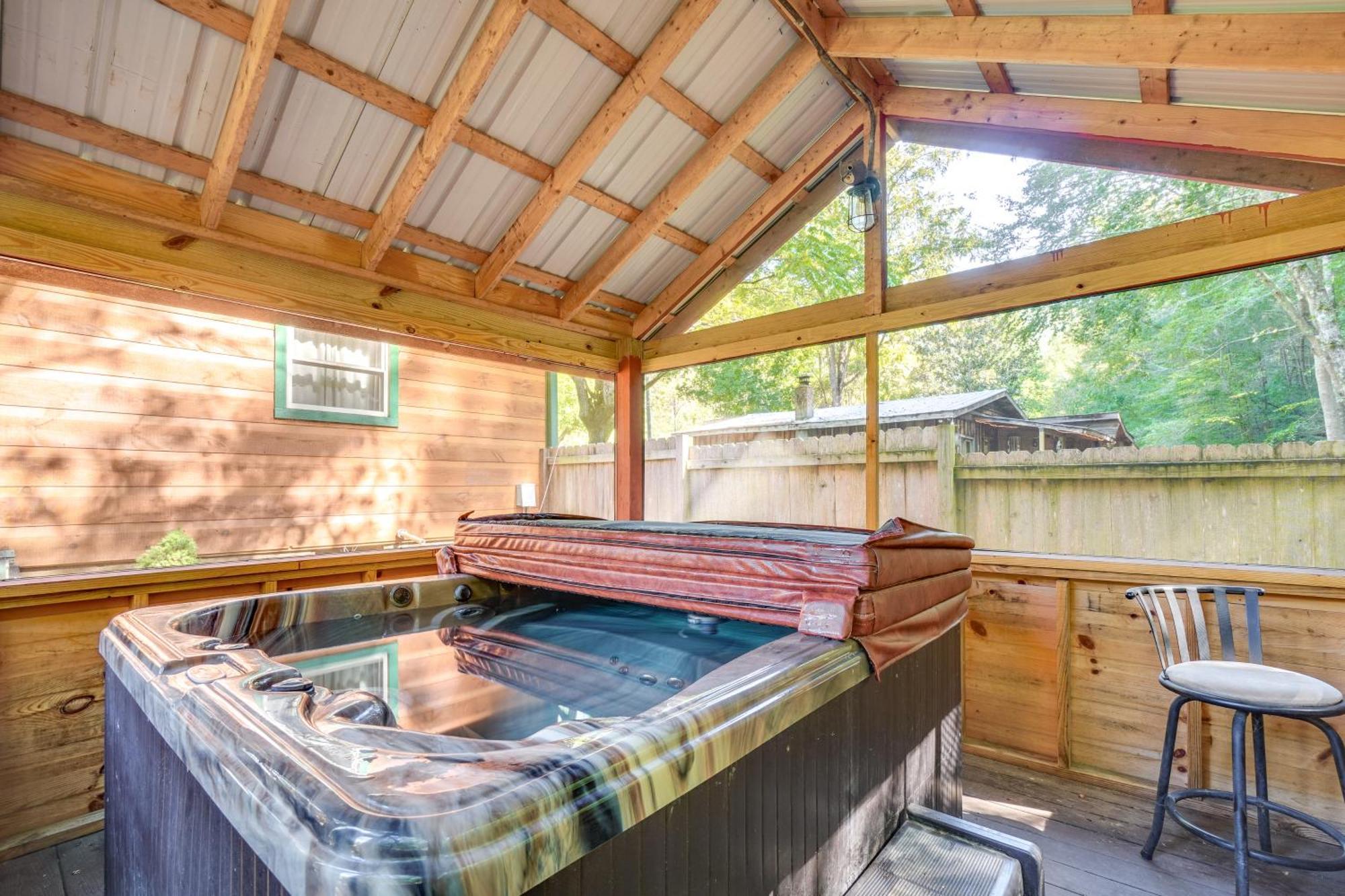Just Fur Relaxin Sevierville Cabin With Hot Tub! Bagian luar foto