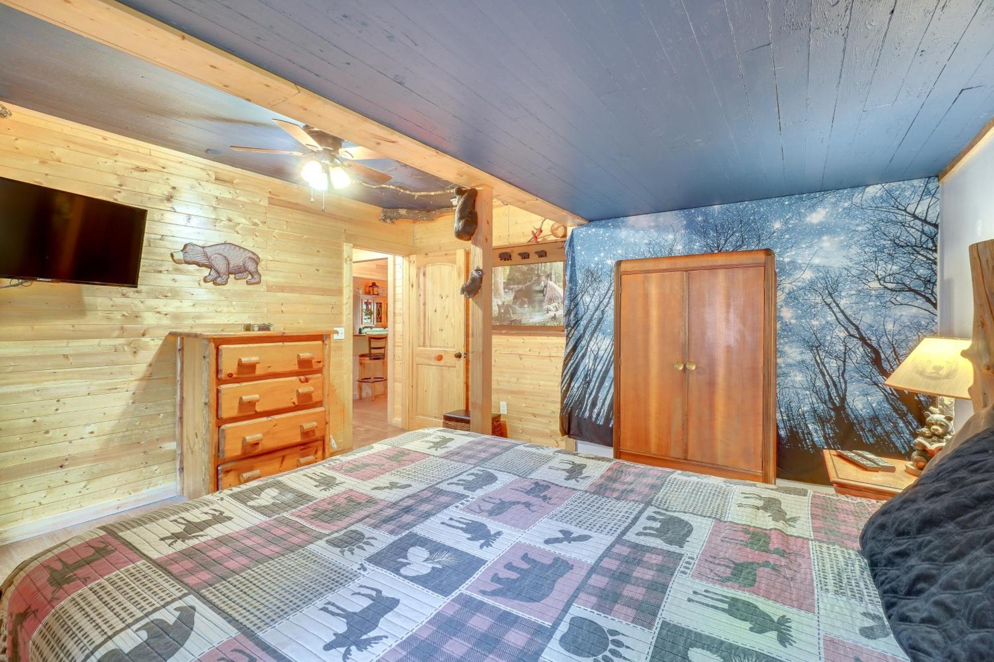 Just Fur Relaxin Sevierville Cabin With Hot Tub! Bagian luar foto