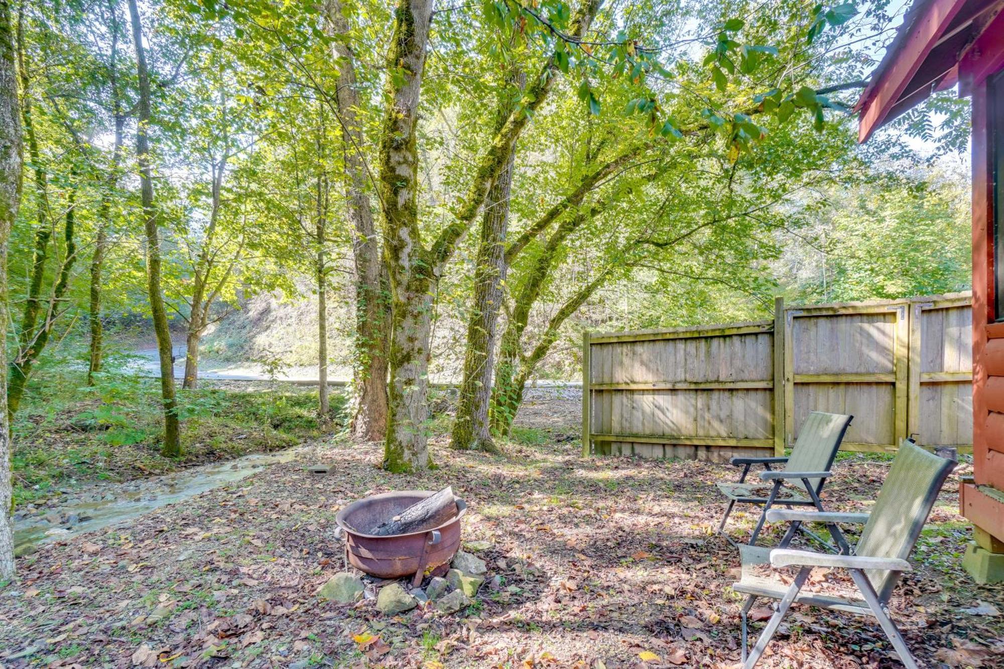 Just Fur Relaxin Sevierville Cabin With Hot Tub! Bagian luar foto