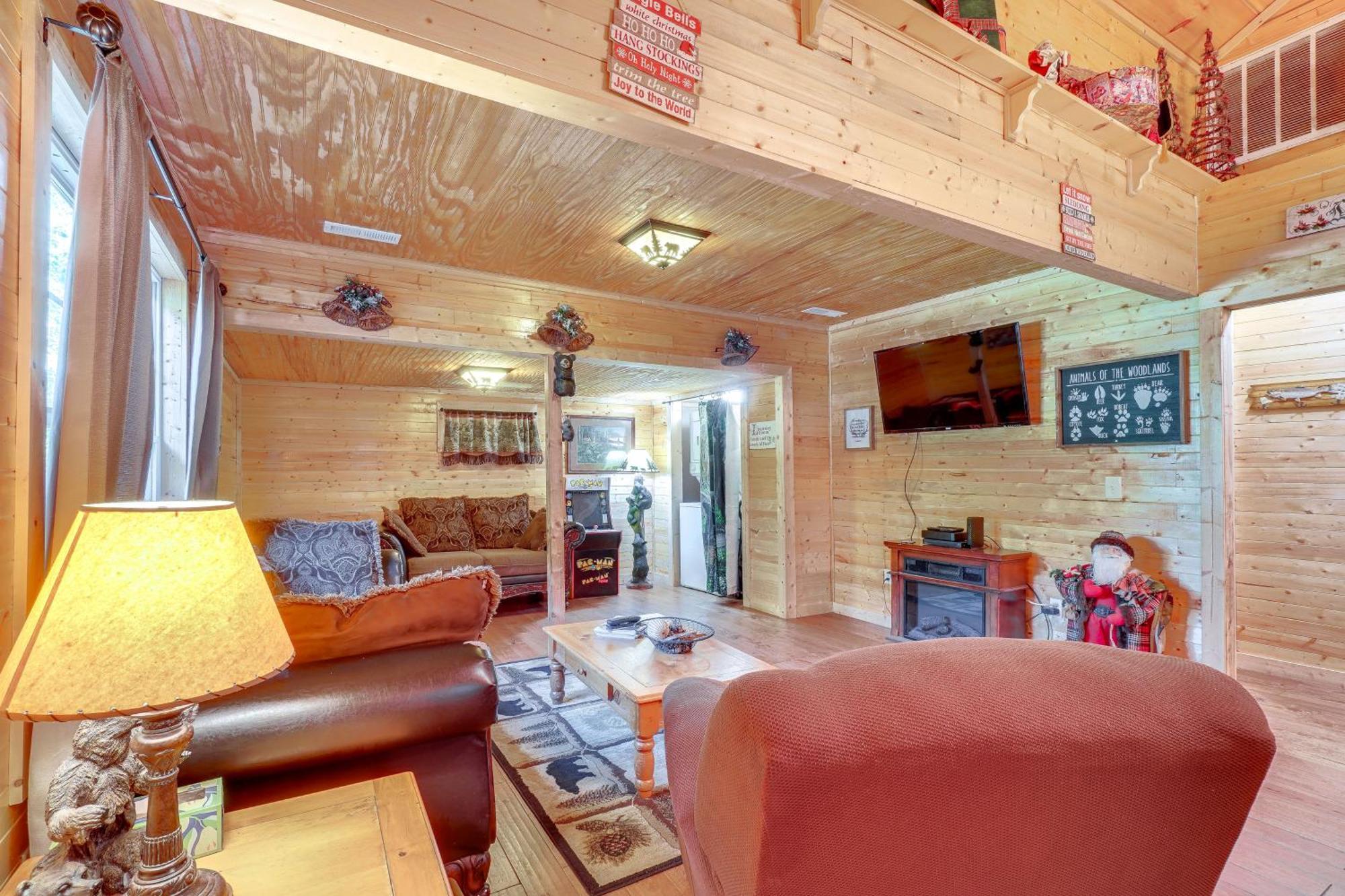 Just Fur Relaxin Sevierville Cabin With Hot Tub! Bagian luar foto